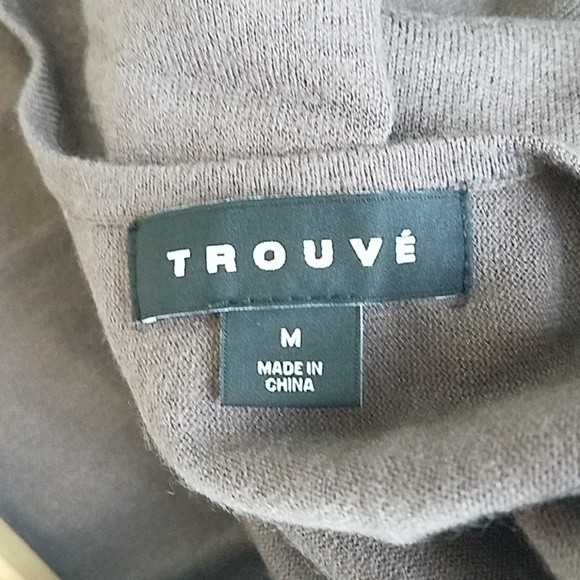 Greyish, size medium, sweater - Picture 4 of 4